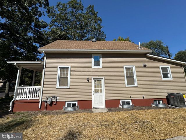 195 CHEWS LANDING RD, Clementon, NJ 08021