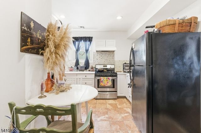 135 Dixon Ave, Paterson City, NJ 07501