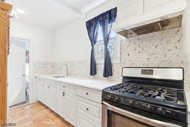 135 Dixon Ave, Paterson City, NJ 07501