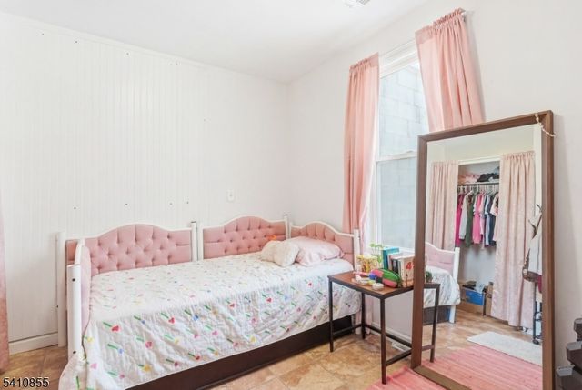 135 Dixon Ave, Paterson City, NJ 07501