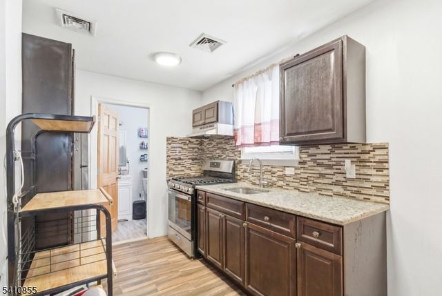 135 Dixon Ave, Paterson City, NJ 07501