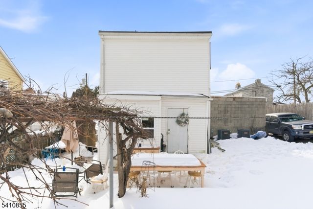 135 Dixon Ave, Paterson City, NJ 07501