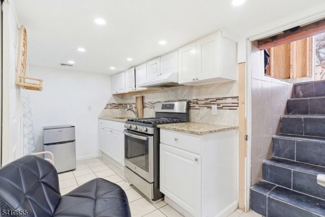 135 Dixon Ave, Paterson City, NJ 07501