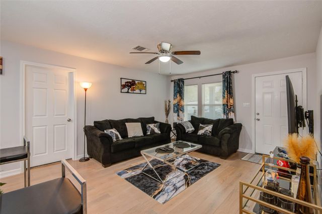 6834 New York Street, Houston, TX 77021