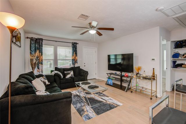 6834 New York Street, Houston, TX 77021