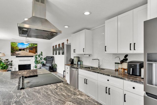 17454 E NORTH SHORE LN, Bayview, ID 83803