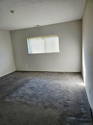 79 Pointe Circle South 79, Coram, NY 11727