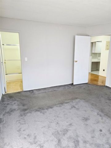 79 Pointe Circle South 79, Coram, NY 11727