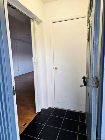 79 Pointe Circle South 79, Coram, NY 11727