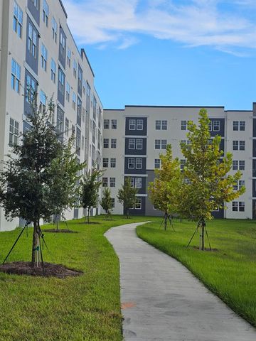 5587 MILLENIA PARK BOULEVARD 402, Orlando, FL 32839