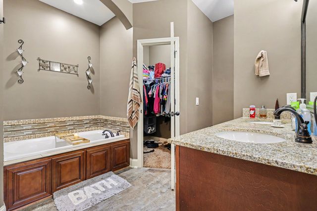 210 Brynlee Ct, Lewisburg, TN 37091
