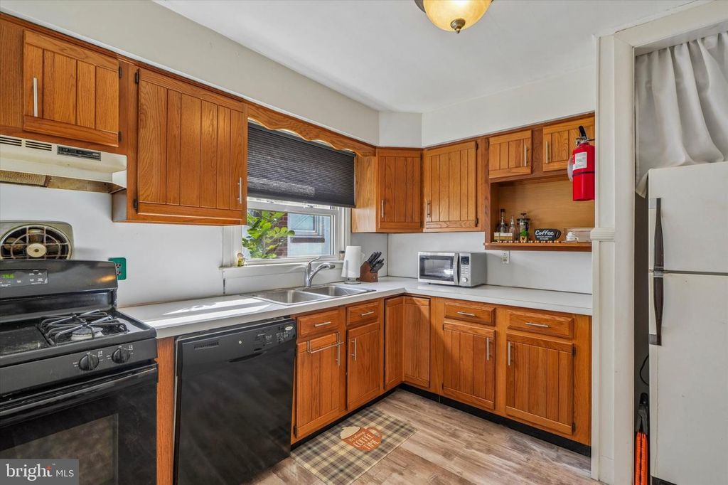 1724 DARTMOUTH DR, NORRISTOWN, PA 19401 — photo 5