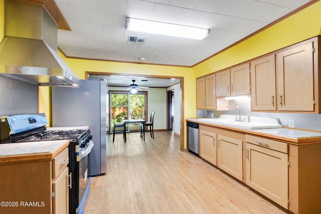 608 St Catherine Street, Lafayette, LA 70506