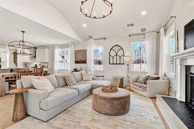 201 Deerview Trail, Simpsonville, SC 29680