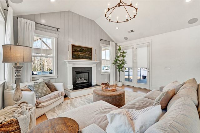 201 Deerview Trail, Simpsonville, SC 29680