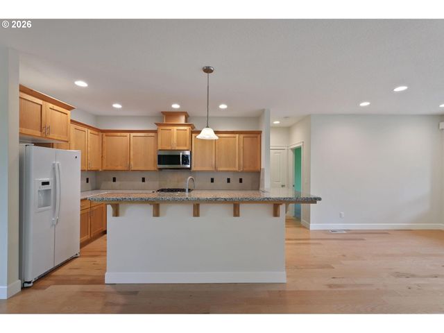 655 Nw WILLOW GLEN Pl, Beaverton, OR 97006
