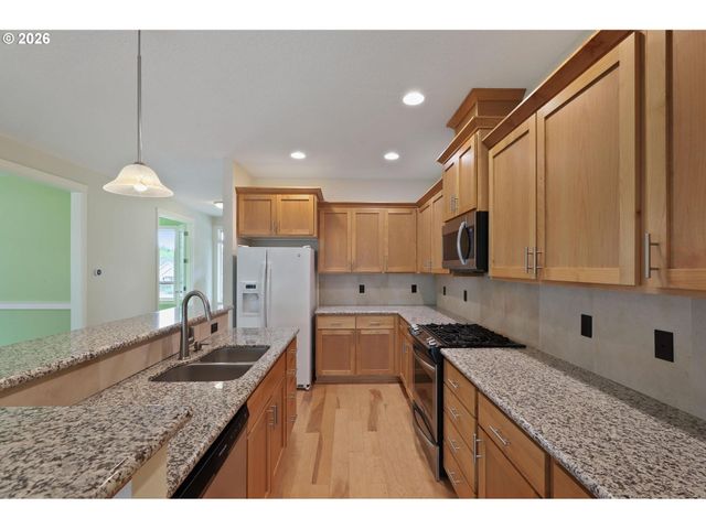 655 Nw WILLOW GLEN Pl, Beaverton, OR 97006