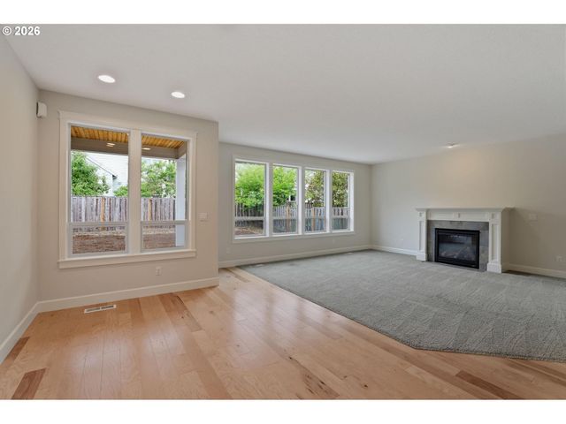 655 Nw WILLOW GLEN Pl, Beaverton, OR 97006