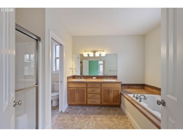 655 Nw WILLOW GLEN Pl, Beaverton, OR 97006