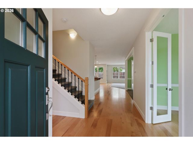 655 Nw WILLOW GLEN Pl, Beaverton, OR 97006