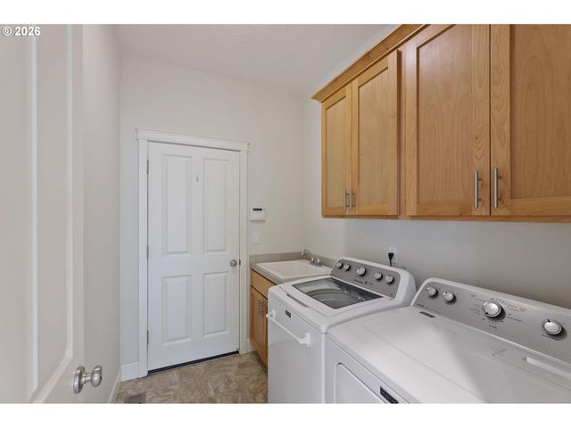 655 Nw WILLOW GLEN Pl, Beaverton, OR 97006