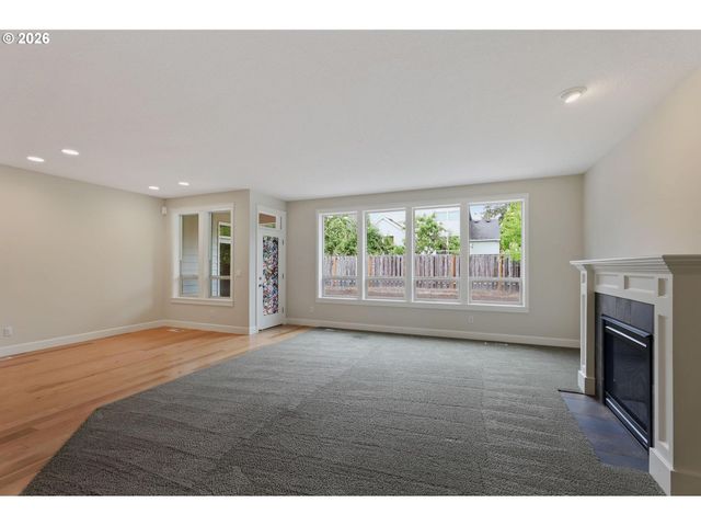 655 Nw WILLOW GLEN Pl, Beaverton, OR 97006