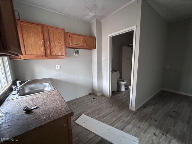 945 E 149th Street, Cleveland, OH 44110