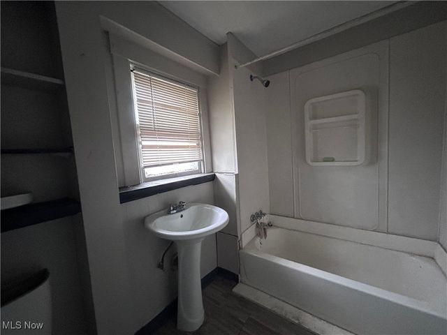 945 E 149th Street, Cleveland, OH 44110