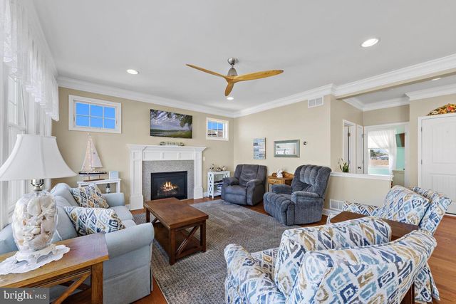 68 ROSALYN DR, Manahawkin, NJ 08050