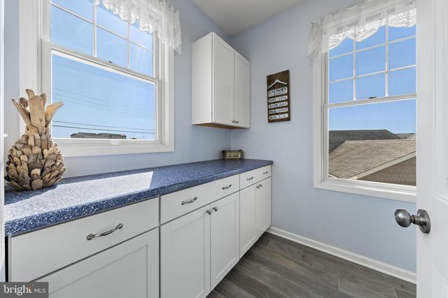 68 ROSALYN DR, Manahawkin, NJ 08050