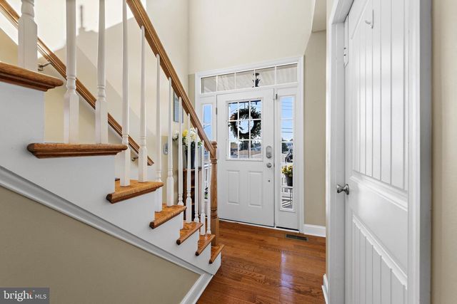 68 ROSALYN DR, Manahawkin, NJ 08050