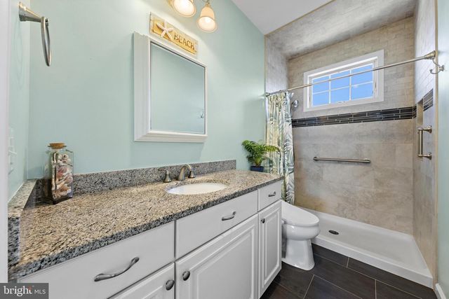 68 ROSALYN DR, Manahawkin, NJ 08050