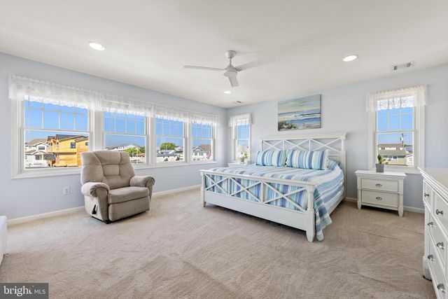 68 ROSALYN DR, Manahawkin, NJ 08050