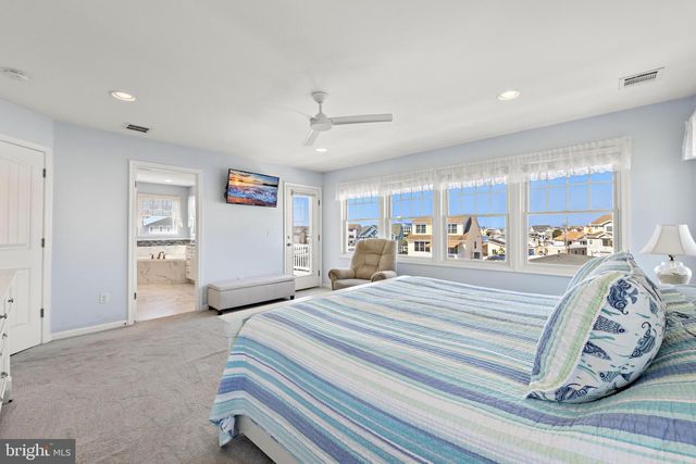 68 ROSALYN DR, Manahawkin, NJ 08050