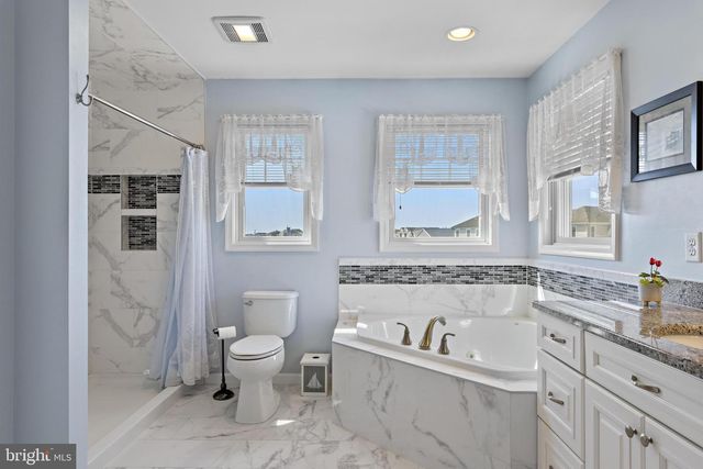 68 ROSALYN DR, Manahawkin, NJ 08050
