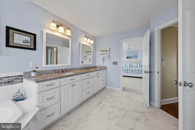 68 ROSALYN DR, Manahawkin, NJ 08050