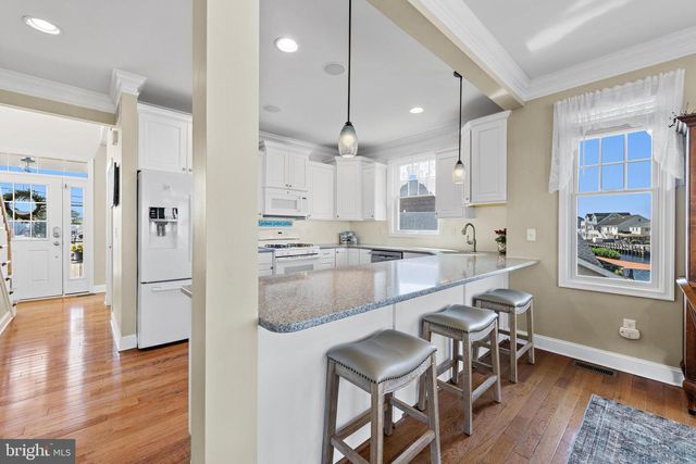 68 ROSALYN DR, Manahawkin, NJ 08050