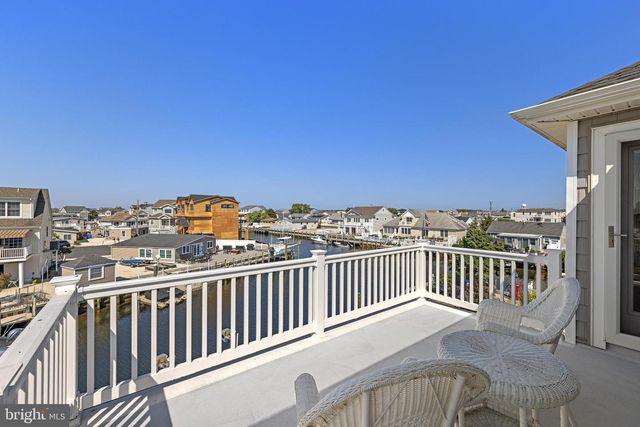 68 ROSALYN DR, Manahawkin, NJ 08050