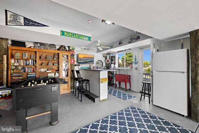 68 ROSALYN DR, Manahawkin, NJ 08050