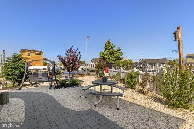 68 ROSALYN DR, Manahawkin, NJ 08050