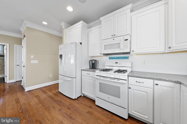 68 ROSALYN DR, Manahawkin, NJ 08050