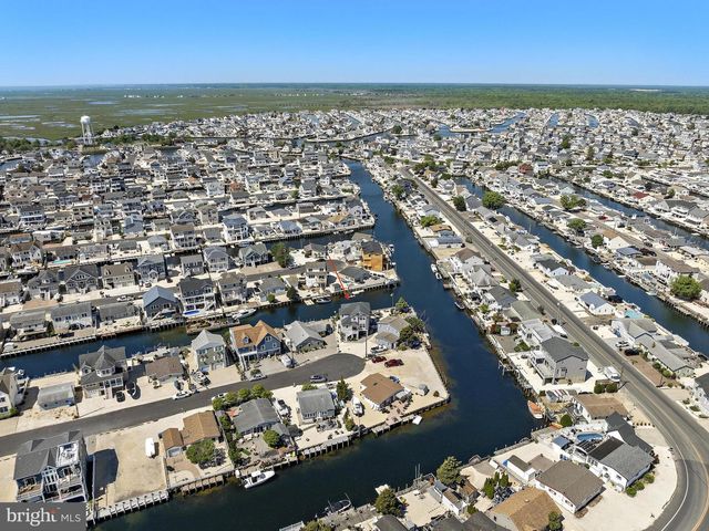 68 ROSALYN DR, Manahawkin, NJ 08050