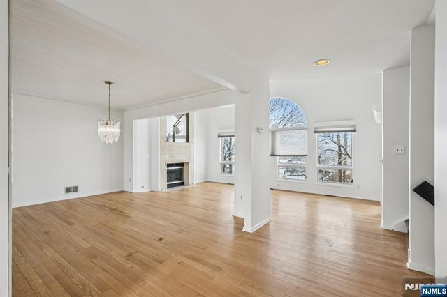 39 Cedarwood, Woodland Park, NJ 07424