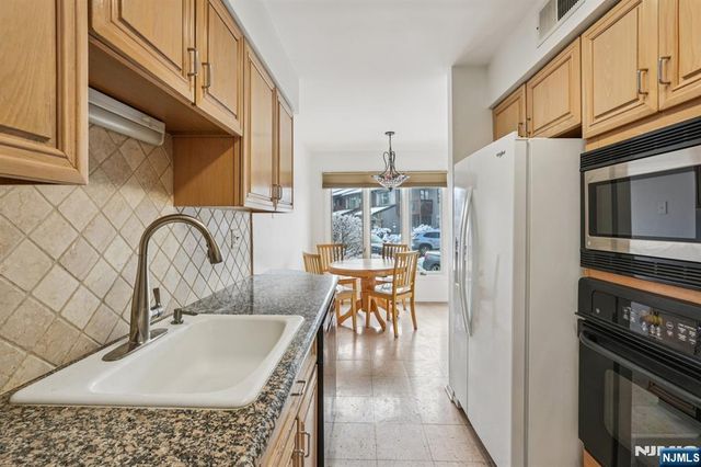 39 Cedarwood, Woodland Park, NJ 07424