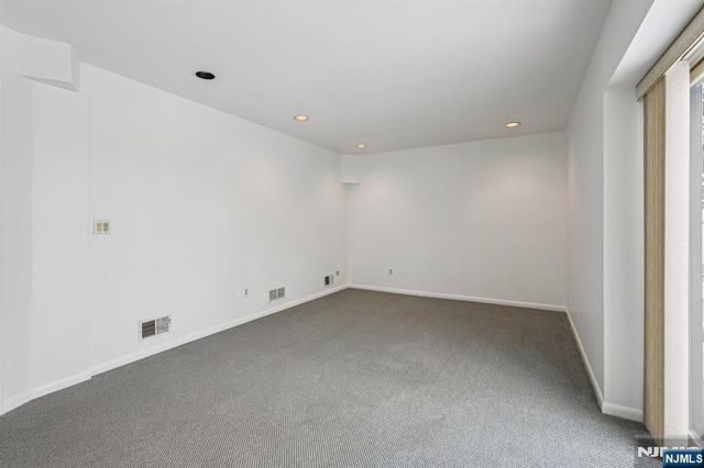 39 Cedarwood, Woodland Park, NJ 07424