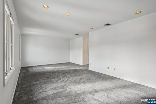 39 Cedarwood, Woodland Park, NJ 07424