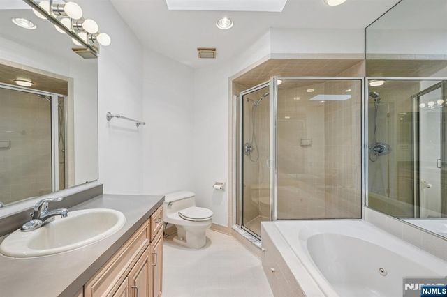 39 Cedarwood, Woodland Park, NJ 07424