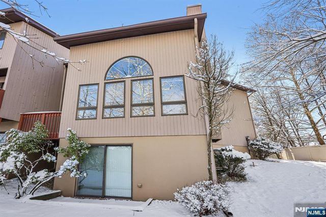 39 Cedarwood, Woodland Park, NJ 07424