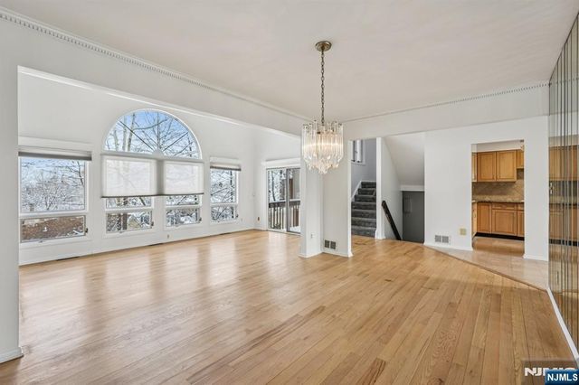 39 Cedarwood, Woodland Park, NJ 07424