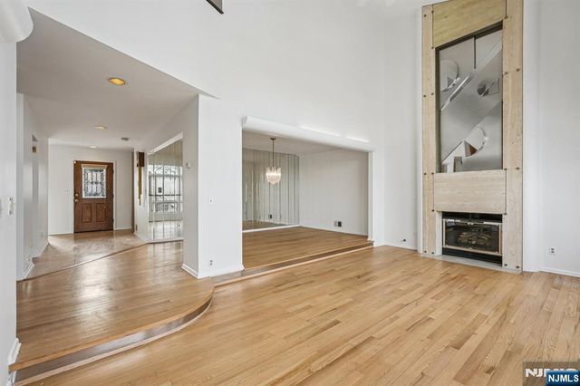 39 Cedarwood, Woodland Park, NJ 07424